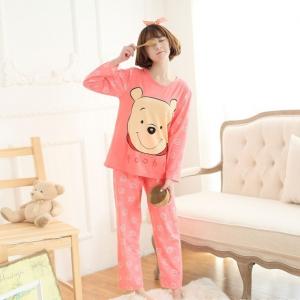 ชุดนอนลายการ์ตูน หมีพลู(Pooh) แขนยาวขายาว ลายลิขสิทธิ์ ฟรีไซส์