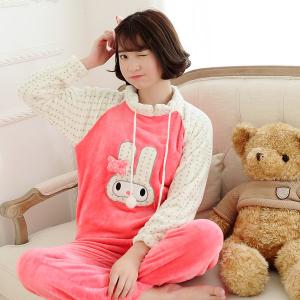 ชุดนอนน่ารัก สดใส ใส่นอนหน้าหนาว ลายกระต่าย 