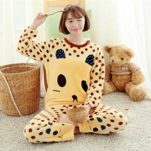 ชุดนอนน่ารัก น้องเหมียวลายจุดทั้งตัว ใส่หน้าหนาวอบอุ่นตลอดคืน