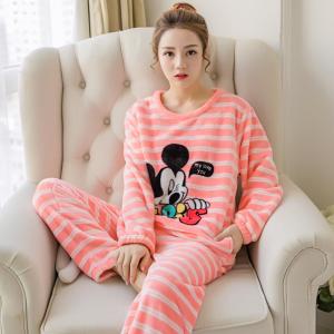 ชุดนอนหน้าหนาว ลายมิกกี้ ลายขวาง ผ้านุ่มนิ่มๆ คุณภาพดี