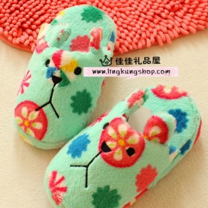 รองเท้าใส่ในบ้าน คราฟฮอลิค (CraftHolic) สีเขียวลายดอก